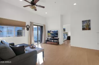 Photo #4: 6968699 Listing 