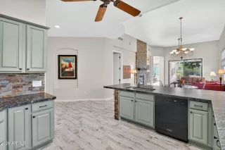 Photo #4: 6968786 Listing 