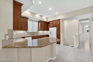 Photo #6: 6968969 Listing