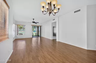 Photo #2: 6969001 Listing 