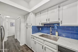 Photo #6: 6969891 Listing 