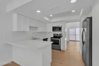 Photo #3: 6970127 Listing 