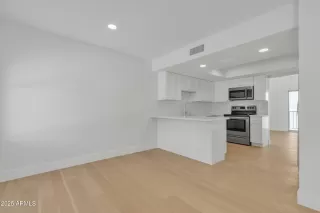 Photo #5: 6970127 Listing 