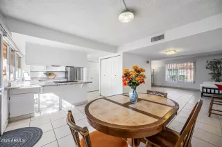 Photo #5: 6970556 Listing 