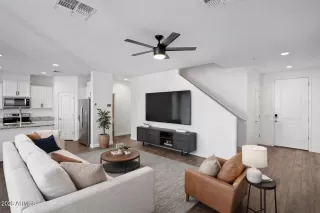 Photo #5: 6970647 Listing