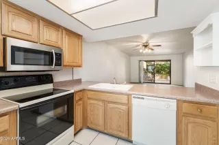 Photo #6: 6970688 Listing 