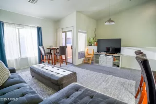 Photo #4: 6970841 Listing 