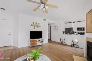 Photo #4: 6971389 Listing