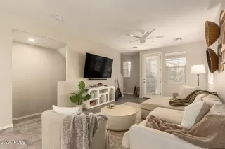 Photo #4: 6971716 Listing 