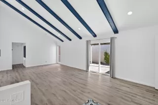 Photo #4: 6972348 Listing