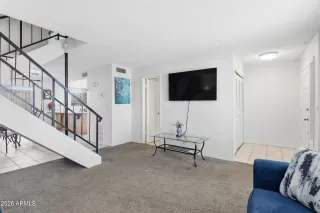 Photo #5: 6972352 Listing