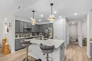 Photo #1: 6972540 Listing 