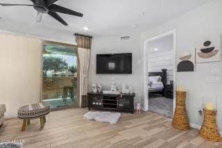 Photo #6: 6972540 Listing 