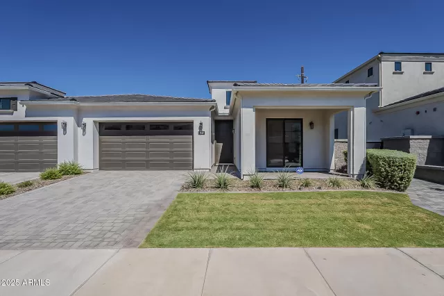 MLS: 6972662 Condo For Sale