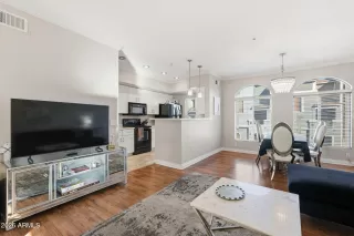 Photo #2: 6972883 Listing