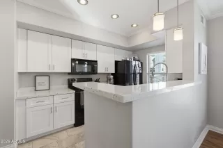 Photo #4: 6972883 Listing