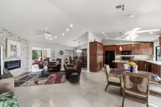 Photo #6: 6972910 Listing