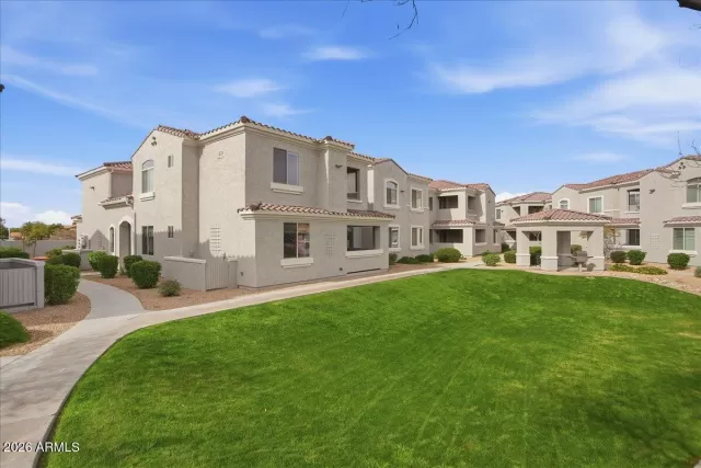 MLS: 6972947 Condo For Sale