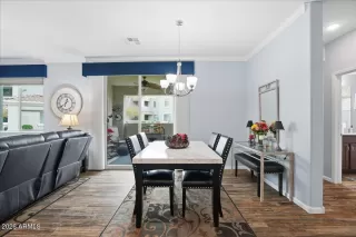 Photo #5: 6972947 Listing