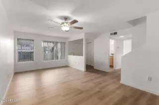 Photo #6: 6972968 Listing