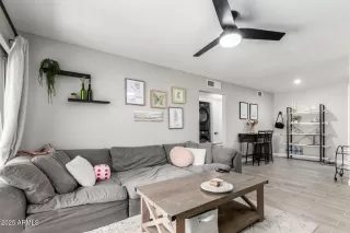 Photo #3: 6972984 Listing 