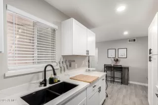 Photo #6: 6972984 Listing 