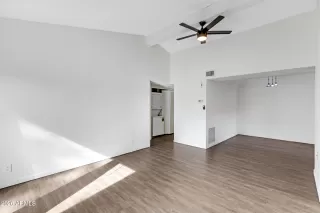 Photo #5: 6973151 Listing