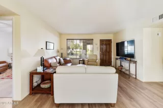 Photo #4: 6973244 Listing 