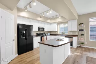 Photo #2: 6973247 Listing 