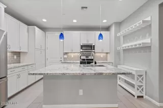 Photo #6: 6973328 Listing