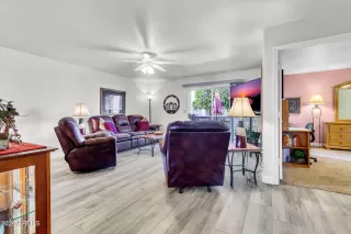 Photo #4: 6973415 Listing