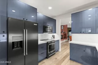 Photo #5: 6973431 Listing 