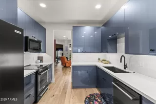 Photo #6: 6973431 Listing 