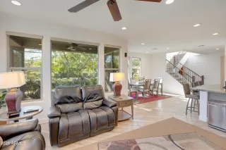 Photo #6: 6973532 Listing