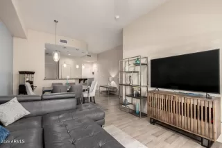 Photo #4: 6973598 Listing