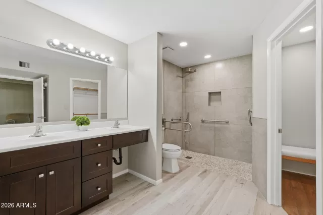 MLS: 6973599 Condo For Sale