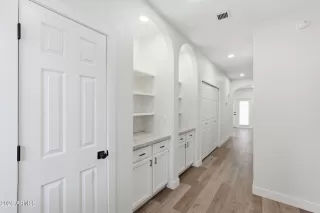 Photo #5: 6973712 Listing