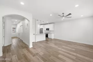 Photo #6: 6973712 Listing