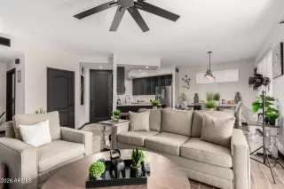 Photo #4: 6973737 Listing