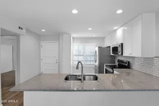 Photo #3: 6973818 Listing