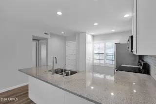 Photo #4: 6973818 Listing