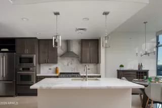 Photo #5: 6973890 Listing 