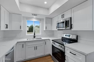 Photo #6: 6974018 Listing