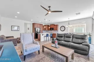 Photo #3: 6974035 Listing