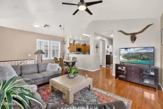 Photo #4: 6974117 Listing