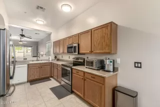 Photo #6: 6974460 Listing 