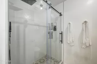 Photo #6: 6974852 Listing 