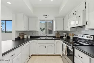 Photo #5: 6975058 Listing 