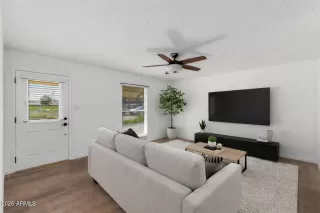 Photo #2: 6975451 Listing 