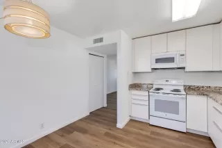 Photo #4: 6975451 Listing 